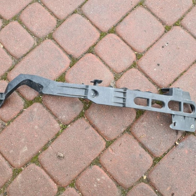 Ślizg lampy przód prawy Opel Astra J IV 13368882