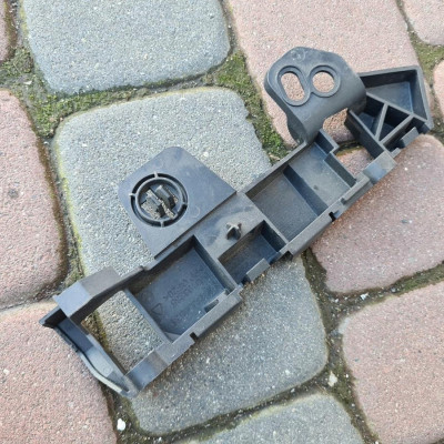 Ślizg mocowanie zderzaka Opel Zafira C 13356871