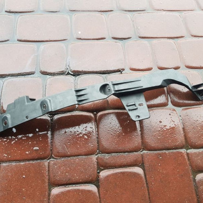 Slizg przedni lewy Opel Astra J IV 13287640