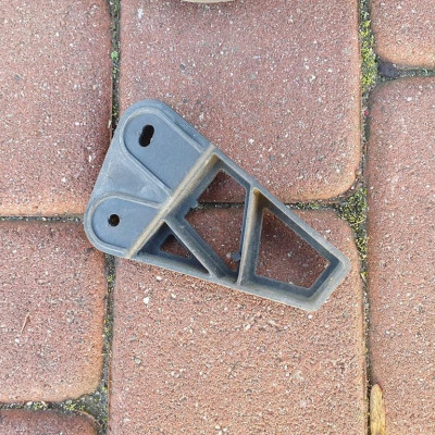 Ślizg tylny kombi zderzaka Opel Insignia 13317877