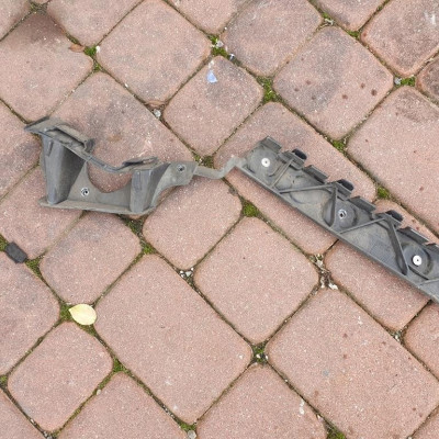 Ślizg tył tylny hatchback Astra J IV 13266741