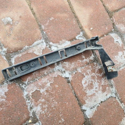 Ślizg tył tylny lewy Opel Combo D