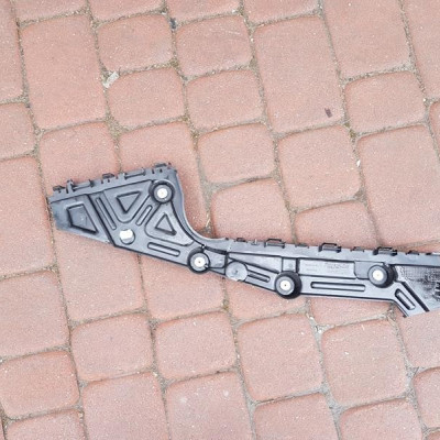 Slizg tył tylny zderzaka Vivaro B 852243619R