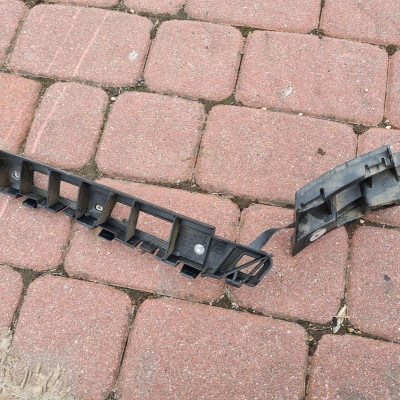 Slizg tył tylny zderzka L Opel Meriva B 13268252