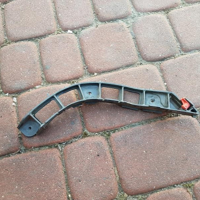 Ślizg zderzaka lewy tył Opel Vectra C 13100346