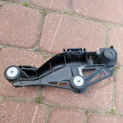 Ślizg zderzaka prawy tył Opel Corsa E 13399581