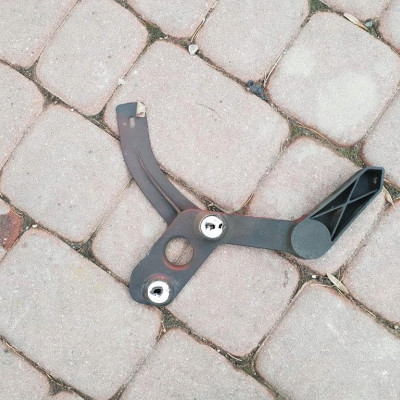 Ślizg zderzaka tył tylny Opel Astra J IV 13368095