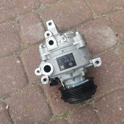 Sprężarka klimatyzacj Opel Astra K V 1.2T 55505451