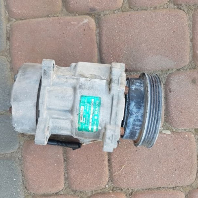 SPRĘŻARKA KLIMATYZACJI RENAULT MEGANE 7700272987