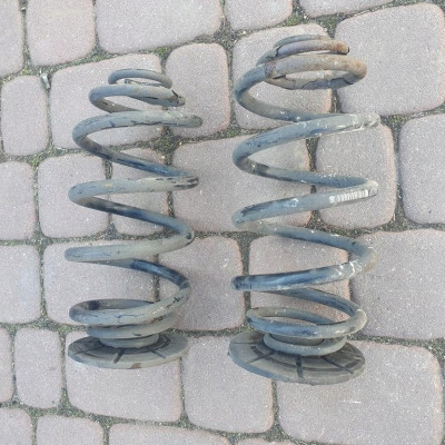 Sprężyna spręzyny tył tylne AADP Opel Astra J IV