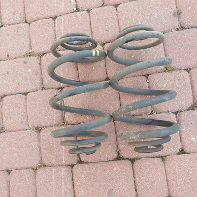 Sprężyna tył tylna blaszak Vivaro B Trafic III