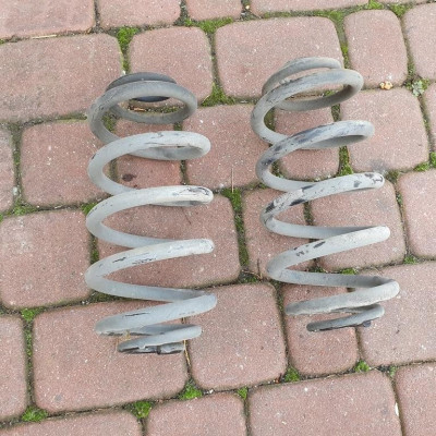 Sprężyna tył tylna Opel Insignia oznaczenie CW