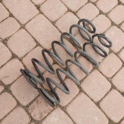 Sprężyny tył tylne 2.0TDI komplet VW Jetta 5C6