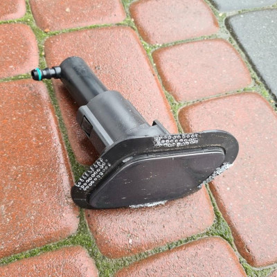 Spryskiwacz dysza LIFT Opel Insignia 13227348