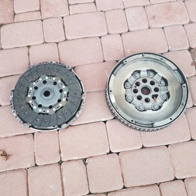 Sprzęgło dwumas docisk 1.6 Vivaro B Trafic III