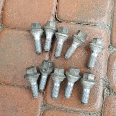 Sruba śruby kół nakrętki VIVARO TRAFIC PRIMASTAR