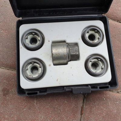 Śruby zabezpieczające kół Opel Astra J IV Zafira C