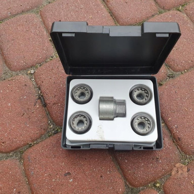 Sruby zabezpieczajace ORYGINAŁ Opel Astra J IV 4