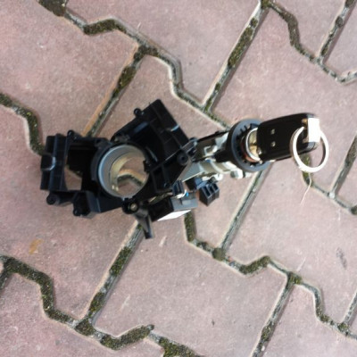 Stacyjka kluczyk kombi hb sedan lewy OPEL Insignia