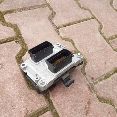 Sterownik silnika 55582674 1.6 T Opel Corsa OPC