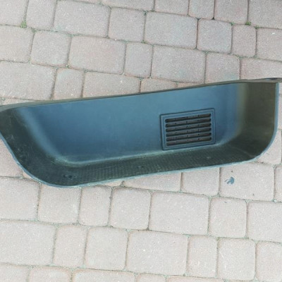 Stopień schodek lewy Vivaro Trafic 8200943157