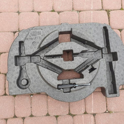 Styropian koła zapasowego kombi Opel Astra K 5 V