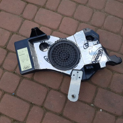 Subwoofer tuba głośnik Audi A3 8P 8P4035382