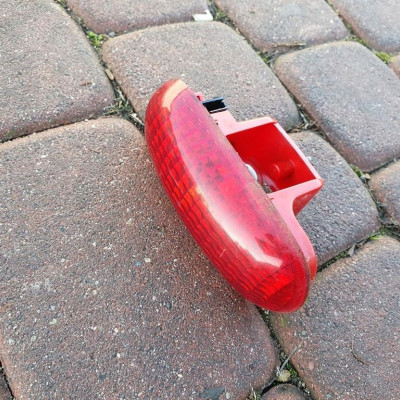 Światło stopu trzecie tył VIVARO TRAFIC 8200209522