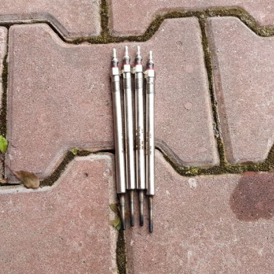 Świeca czujnik NOWA Opel Insignia B20DTH 55578336