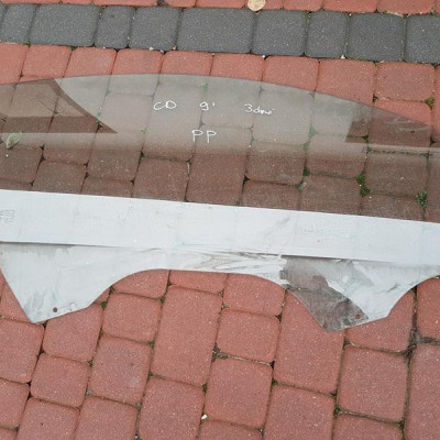 Szyba drzwi przód 3 drzwi 3d Opel Corsa D 2009r