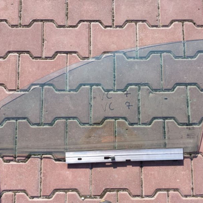 Szyba drzwi przód lewa 2007r OPEL VECTRA C