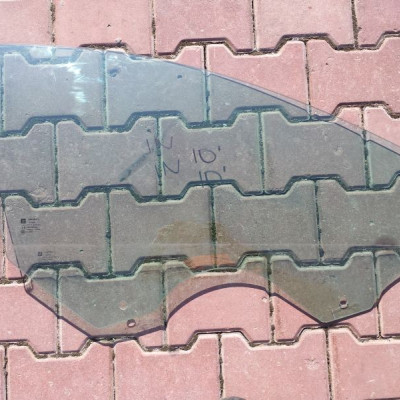 Szyba drzwi przód prawa 2010r OPEL INSIGNIA