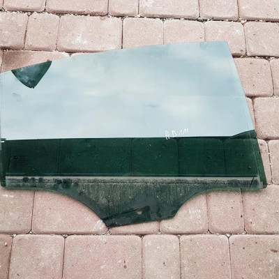 Szyba drzwi tył tylna SEDAN ciemna Insignia 2011r