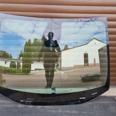 Szyba przednia podgrzewana 2019r Opel Astra K V