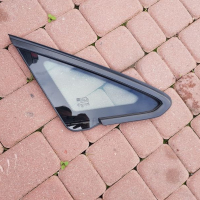 Szyba przednia trójkąt Opel Astra J 4 IV 2013r