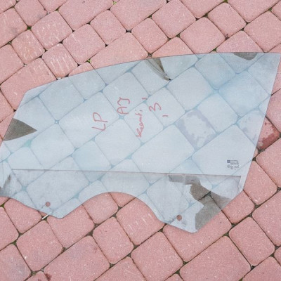 Szyba przód drzwi lewa Opel Astra J IV 4 2013r