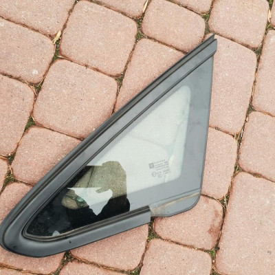 Szyba przód przednia 2012 Opel Astra J IV