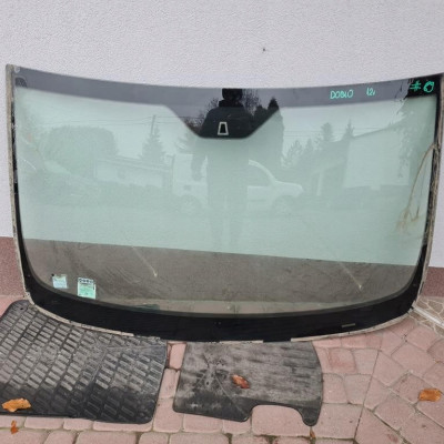 Szyba przód przednia 2012r FIAT DOBLO II 2