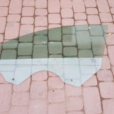 Szyba przód przednia drzwi Opel Insignia Rok 2015