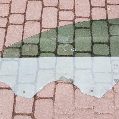 Szyba przód przednia drzwi Opel Insignia Rok 2016