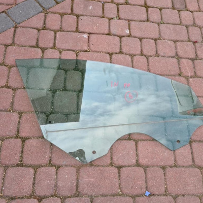 Szyba przód przednia jasna Opel Insignia 2015r