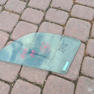 Szyba przód przednia prawa 2013r OPEL Mokka