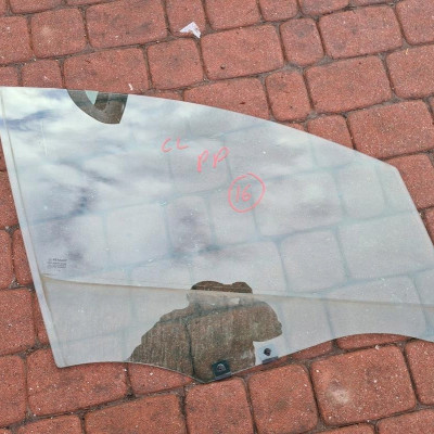 Szyba przód przednia prawa 2016r Renault Clio IV