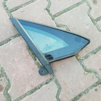 Szyba przód przednia prawa Passat B8 2016r