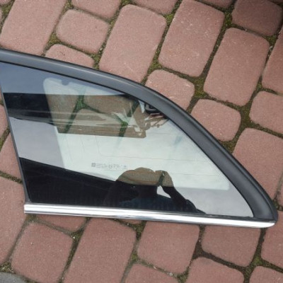 Szyba szybka karoseryjna OPEL Insignia 2015r