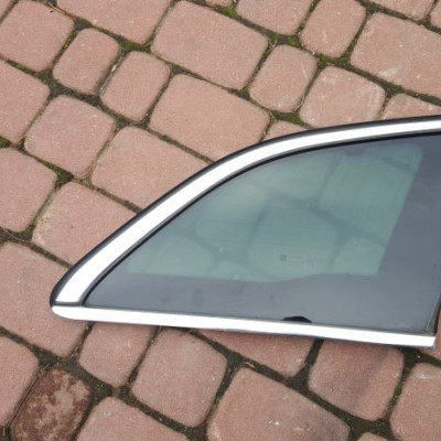 Szyba szybka tył kombi karoseryjna OPEL Insignia