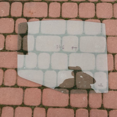 Szyba tylna boczna prawa BMW E46 sedan