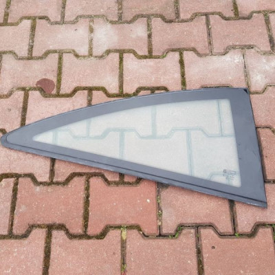 Szyba tył karoseryjna prawa 2009r. Corsa D 3D