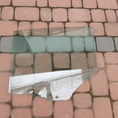 Szyba tył tylna BMW E81 5 drzwi 43r 001583 2009r