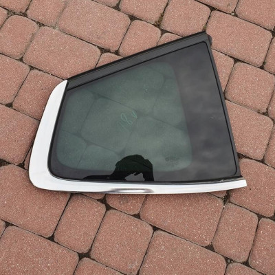 Szyba tył tylna chrom ciemna Opel Zafira C 2018r